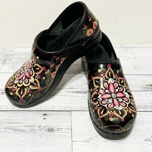 Sanita Hand Painted Clogs Sz 38